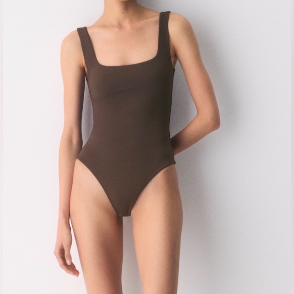 Aritzia Contour Bodysuit